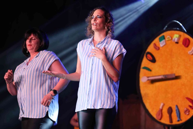 GALERIA de FOTOS de l’espectacular MUSICAL de les FESTES de DUANES de XÀBIA GALERIA de FOTOS de l’espectacular MUSICAL de les FESTES de DUANES de XÀBIA