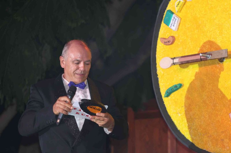 GALERIA de FOTOS de l’espectacular MUSICAL de les FESTES de DUANES de XÀBIA GALERIA de FOTOS de l’espectacular MUSICAL de les FESTES de DUANES de XÀBIA