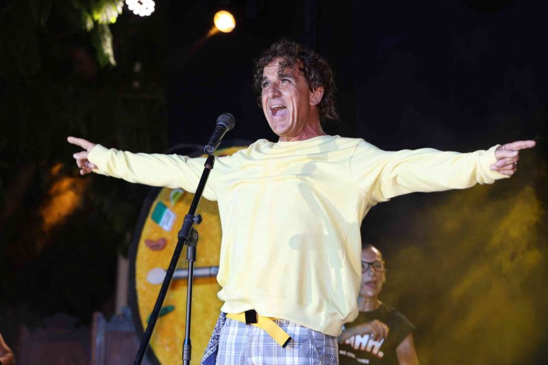 GALERIA de FOTOS de l’espectacular MUSICAL de les FESTES de DUANES de XÀBIA GALERIA de FOTOS de l’espectacular MUSICAL de les FESTES de DUANES de XÀBIA