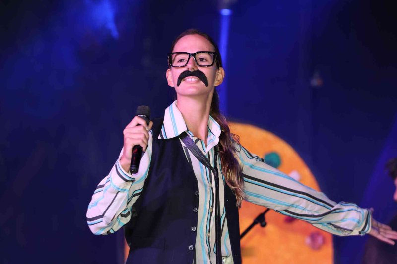 GALERIA de FOTOS de l’espectacular MUSICAL de les FESTES de DUANES de XÀBIA GALERIA de FOTOS de l’espectacular MUSICAL de les FESTES de DUANES de XÀBIA