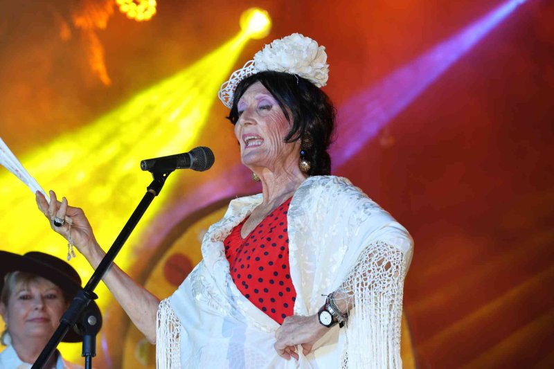 GALERIA de FOTOS de l’espectacular MUSICAL de les FESTES de DUANES de XÀBIA GALERIA de FOTOS de l’espectacular MUSICAL de les FESTES de DUANES de XÀBIA