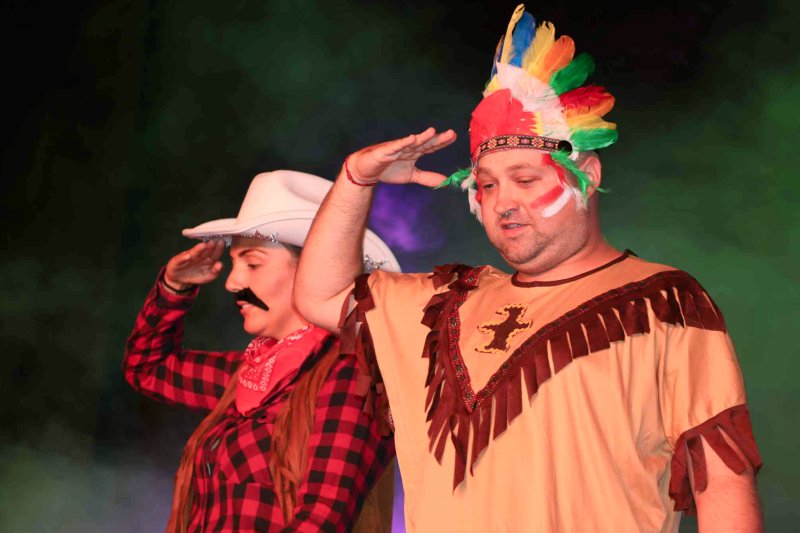 GALERIA de FOTOS de l’espectacular MUSICAL de les FESTES de DUANES de XÀBIA GALERIA de FOTOS de l’espectacular MUSICAL de les FESTES de DUANES de XÀBIA