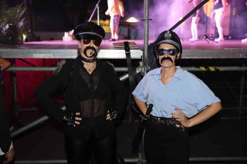 GALERIA de FOTOS de l’espectacular MUSICAL de les FESTES de DUANES de XÀBIA GALERIA de FOTOS de l’espectacular MUSICAL de les FESTES de DUANES de XÀBIA