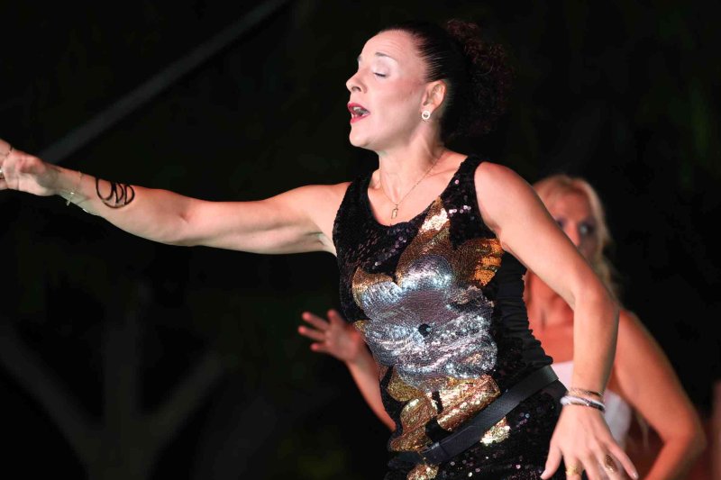 GALERIA de FOTOS de l’espectacular MUSICAL de les FESTES de DUANES de XÀBIA GALERIA de FOTOS de l’espectacular MUSICAL de les FESTES de DUANES de XÀBIA