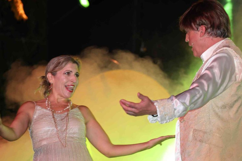 GALERIA de FOTOS de l’espectacular MUSICAL de les FESTES de DUANES de XÀBIA GALERIA de FOTOS de l’espectacular MUSICAL de les FESTES de DUANES de XÀBIA