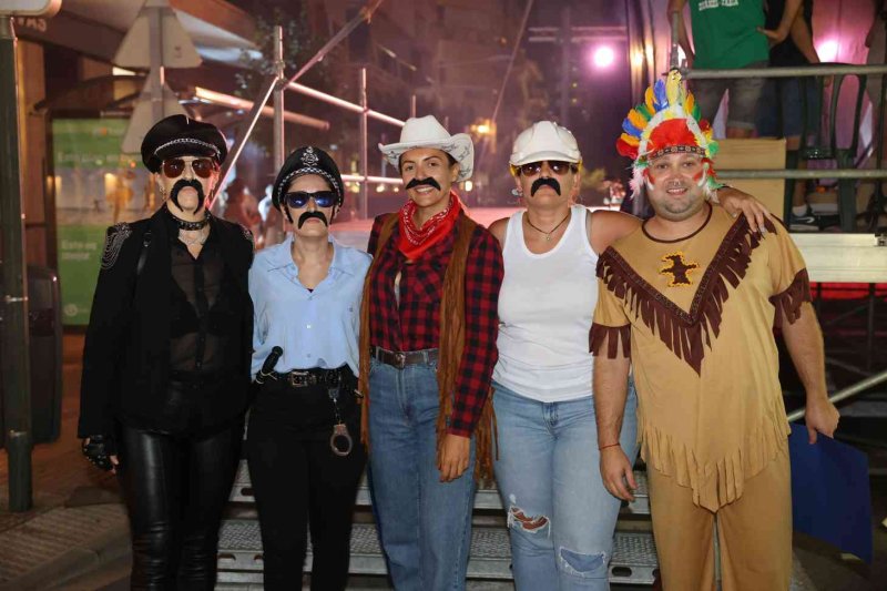 GALERIA de FOTOS de l’espectacular MUSICAL de les FESTES de DUANES de XÀBIA GALERIA de FOTOS de l’espectacular MUSICAL de les FESTES de DUANES de XÀBIA