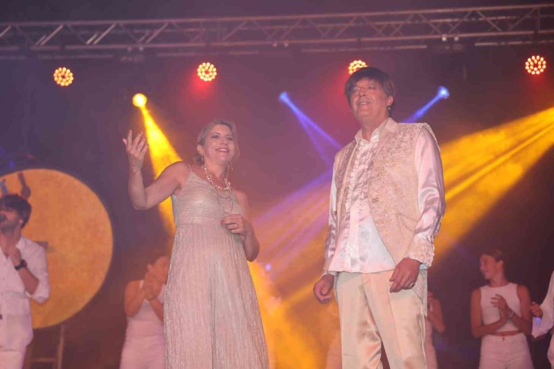 GALERIA de FOTOS de l’espectacular MUSICAL de les FESTES de DUANES de XÀBIA GALERIA de FOTOS de l’espectacular MUSICAL de les FESTES de DUANES de XÀBIA