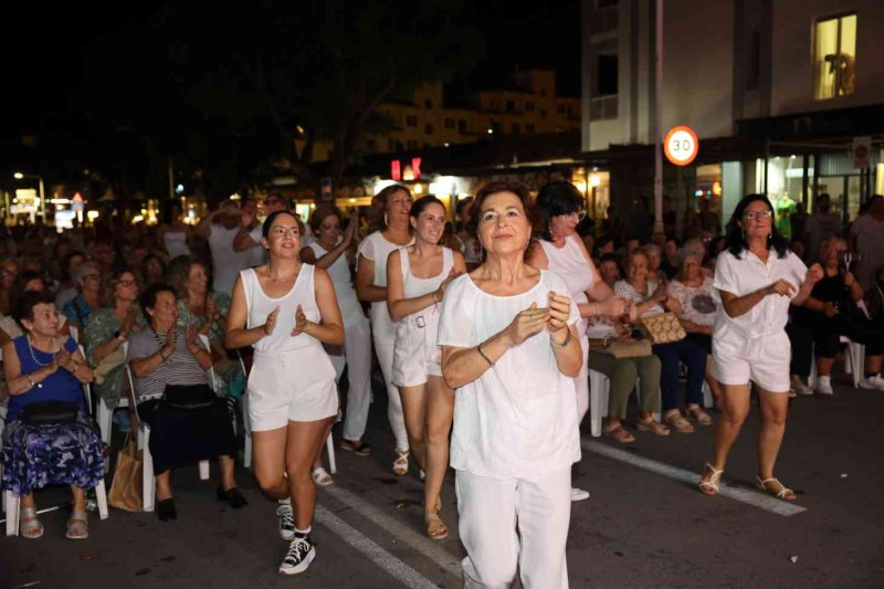 GALERIA de FOTOS de l’espectacular MUSICAL de les FESTES de DUANES de XÀBIA GALERIA de FOTOS de l’espectacular MUSICAL de les FESTES de DUANES de XÀBIA