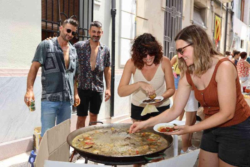 GALERIA de FOTOS d’una INHUMANA vesprada de PAELLES de les FESTES de JULIOL de PEDREGUER GALERIA de FOTOS d’una INHUMANA vesprada de PAELLES de les FESTES de JULIOL de PEDREGUER