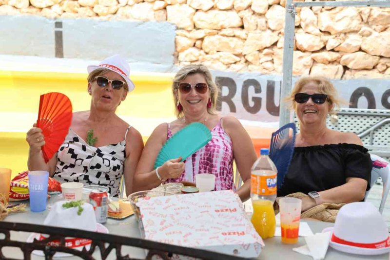 GALERIA de FOTOS d’una INHUMANA vesprada de PAELLES de les FESTES de JULIOL de PEDREGUER GALERIA de FOTOS d’una INHUMANA vesprada de PAELLES de les FESTES de JULIOL de PEDREGUER