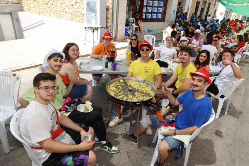 GALERIA de FOTOS d’una INHUMANA vesprada de PAELLES de les FESTES de JULIOL de PEDREGUER GALERIA de FOTOS d’una INHUMANA vesprada de PAELLES de les FESTES de JULIOL de PEDREGUER