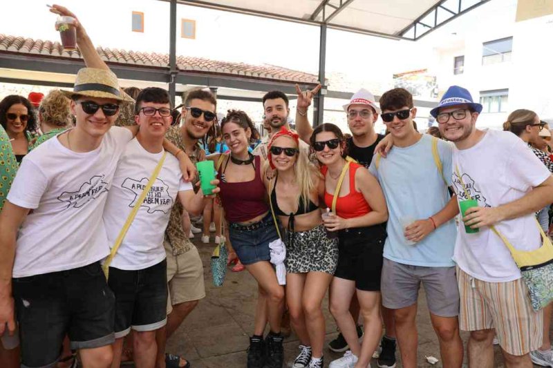 GALERIA de FOTOS d’una INHUMANA vesprada de PAELLES de les FESTES de JULIOL de PEDREGUER GALERIA de FOTOS d’una INHUMANA vesprada de PAELLES de les FESTES de JULIOL de PEDREGUER