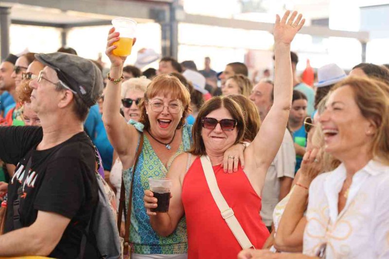GALERIA de FOTOS d’una INHUMANA vesprada de PAELLES de les FESTES de JULIOL de PEDREGUER GALERIA de FOTOS d’una INHUMANA vesprada de PAELLES de les FESTES de JULIOL de PEDREGUER