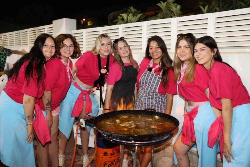 GALERIA de FOTOS de les PAELLES de FOGUERES de XÀBIA: guanya la penya Quin Gatxull GALERIA de FOTOS de les PAELLES de FOGUERES de XÀBIA: guanya la penya Quin Gatxull