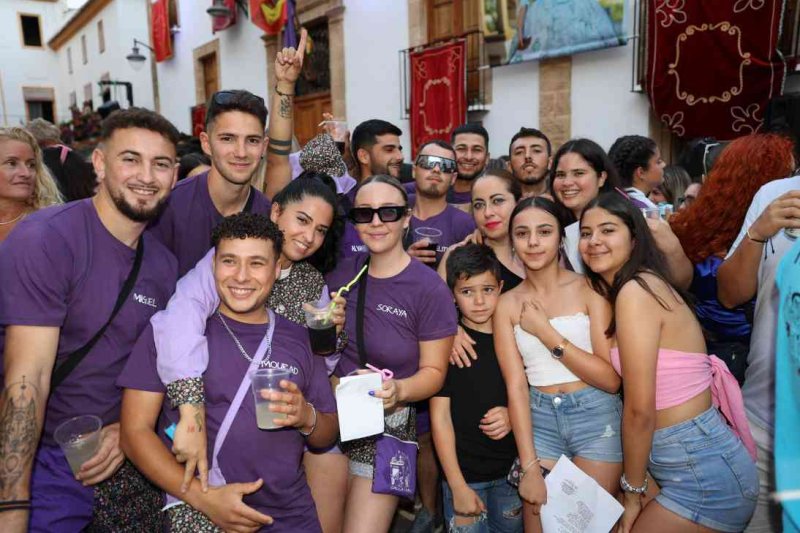 GALERIA DE FOTOS del PREGÓ DE FOGUERES de XÀBIA:  La festa esclata a “cabassaes” GALERIA DE FOTOS del PREGÓ DE FOGUERES de XÀBIA:  La festa esclata a “cabassaes”