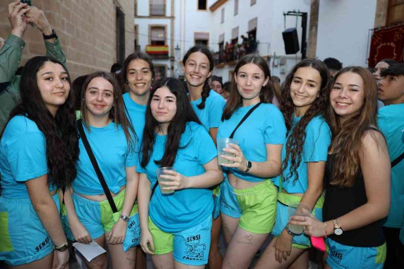 GALERIA DE FOTOS del PREGÓ DE FOGUERES de XÀBIA:  La festa esclata a “cabassaes” GALERIA DE FOTOS del PREGÓ DE FOGUERES de XÀBIA:  La festa esclata a “cabassaes”