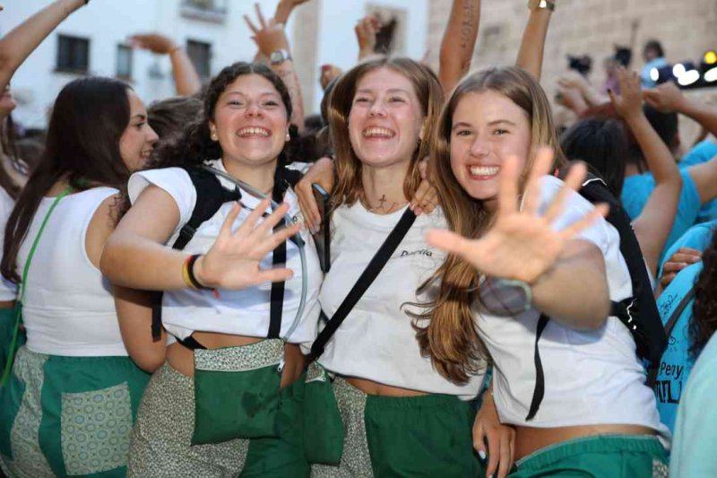GALERIA DE FOTOS del PREGÓ DE FOGUERES de XÀBIA:  La festa esclata a “cabassaes” GALERIA DE FOTOS del PREGÓ DE FOGUERES de XÀBIA:  La festa esclata a “cabassaes”
