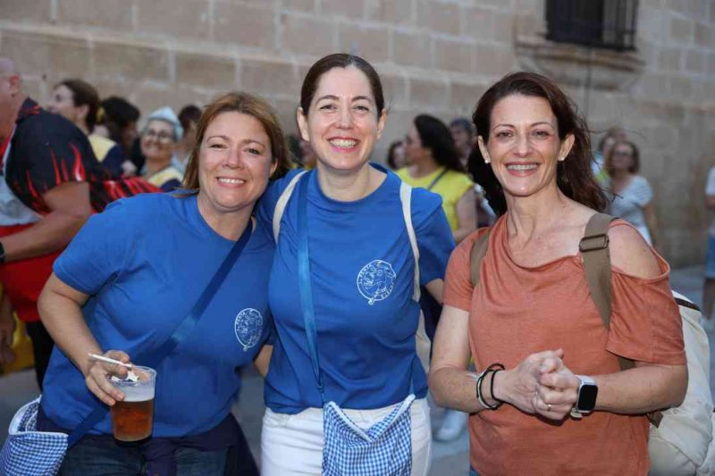 GALERIA DE FOTOS del PREGÓ DE FOGUERES de XÀBIA:  La festa esclata a “cabassaes” GALERIA DE FOTOS del PREGÓ DE FOGUERES de XÀBIA:  La festa esclata a “cabassaes”