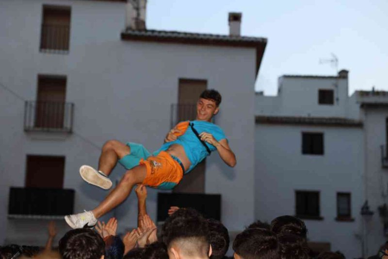 GALERIA DE FOTOS del PREGÓ DE FOGUERES de XÀBIA:  La festa esclata a “cabassaes” GALERIA DE FOTOS del PREGÓ DE FOGUERES de XÀBIA:  La festa esclata a “cabassaes”