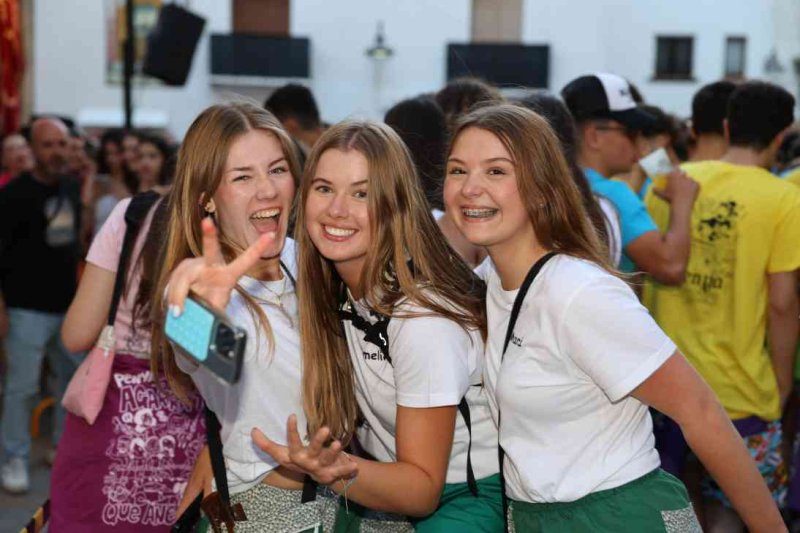 GALERIA DE FOTOS del PREGÓ DE FOGUERES de XÀBIA:  La festa esclata a “cabassaes” GALERIA DE FOTOS del PREGÓ DE FOGUERES de XÀBIA:  La festa esclata a “cabassaes”