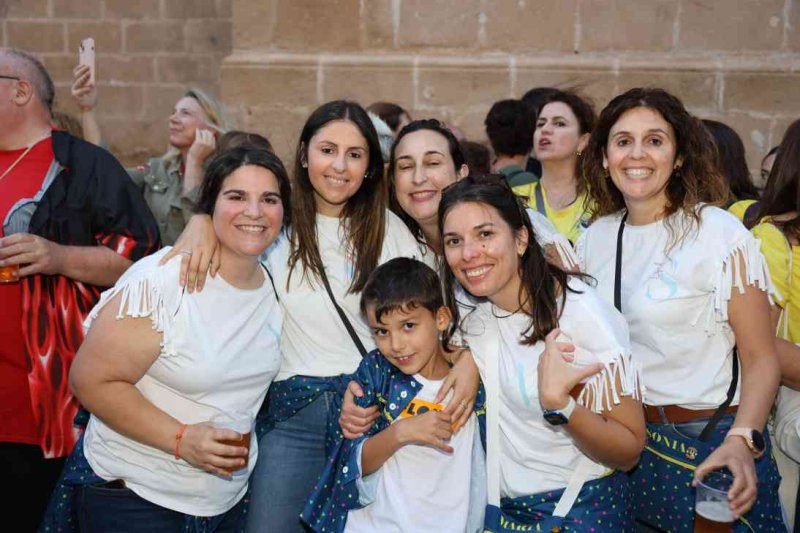 GALERIA DE FOTOS del PREGÓ DE FOGUERES de XÀBIA:  La festa esclata a “cabassaes” GALERIA DE FOTOS del PREGÓ DE FOGUERES de XÀBIA:  La festa esclata a “cabassaes”
