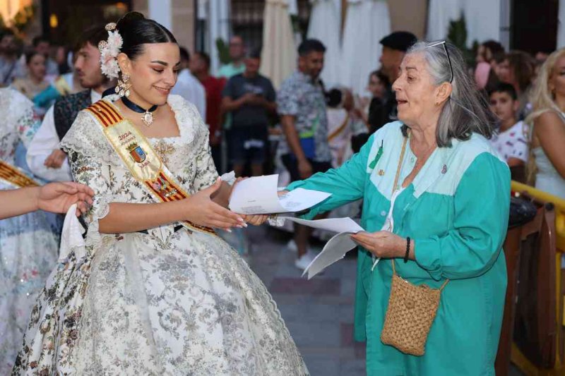 GALERIA DE FOTOS del PREGÓ DE FOGUERES de XÀBIA:  La festa esclata a “cabassaes” GALERIA DE FOTOS del PREGÓ DE FOGUERES de XÀBIA:  La festa esclata a “cabassaes”