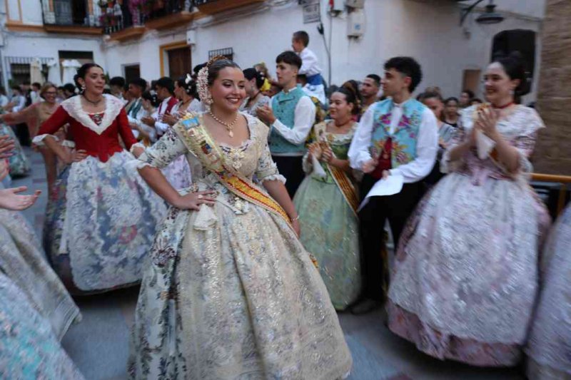 GALERIA DE FOTOS del PREGÓ DE FOGUERES de XÀBIA:  La festa esclata a “cabassaes” GALERIA DE FOTOS del PREGÓ DE FOGUERES de XÀBIA:  La festa esclata a “cabassaes”