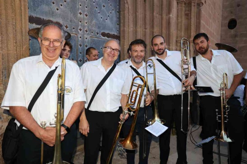 GALERIA DE FOTOS del PREGÓ DE FOGUERES de XÀBIA:  La festa esclata a “cabassaes” GALERIA DE FOTOS del PREGÓ DE FOGUERES de XÀBIA:  La festa esclata a “cabassaes”