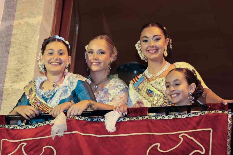 GALERIA DE FOTOS del PREGÓ DE FOGUERES de XÀBIA:  La festa esclata a “cabassaes” GALERIA DE FOTOS del PREGÓ DE FOGUERES de XÀBIA:  La festa esclata a “cabassaes”