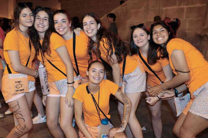 GALERIA DE FOTOS del PREGÓ DE FOGUERES de XÀBIA:  La festa esclata a “cabassaes” GALERIA DE FOTOS del PREGÓ DE FOGUERES de XÀBIA:  La festa esclata a “cabassaes”