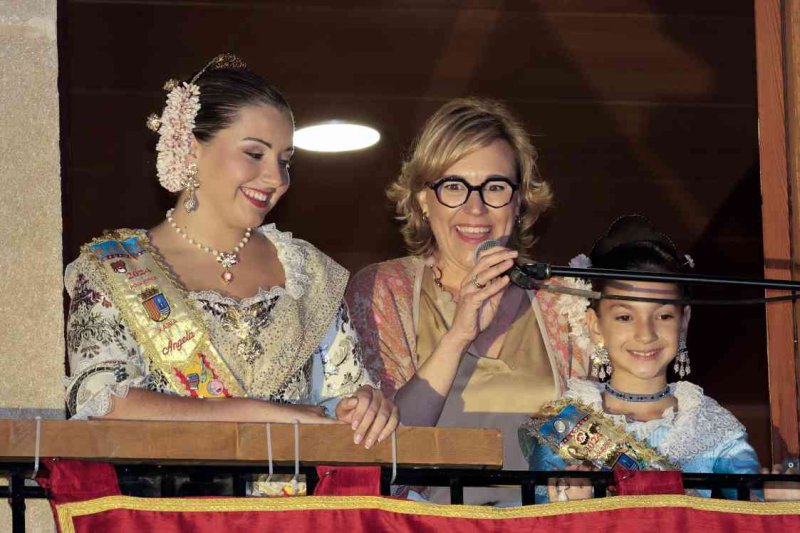 GALERIA DE FOTOS del PREGÓ DE FOGUERES de XÀBIA:  La festa esclata a “cabassaes” GALERIA DE FOTOS del PREGÓ DE FOGUERES de XÀBIA:  La festa esclata a “cabassaes”