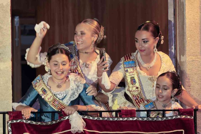 GALERIA DE FOTOS del PREGÓ DE FOGUERES de XÀBIA:  La festa esclata a “cabassaes” GALERIA DE FOTOS del PREGÓ DE FOGUERES de XÀBIA:  La festa esclata a “cabassaes”