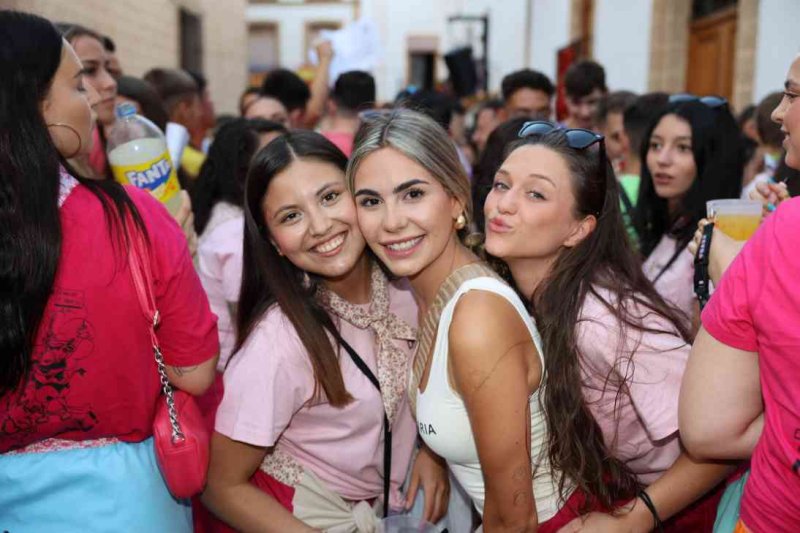 GALERIA DE FOTOS del PREGÓ DE FOGUERES de XÀBIA:  La festa esclata a “cabassaes” GALERIA DE FOTOS del PREGÓ DE FOGUERES de XÀBIA:  La festa esclata a “cabassaes”