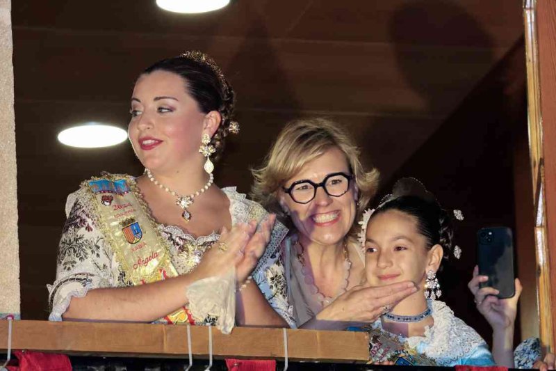 GALERIA DE FOTOS del PREGÓ DE FOGUERES de XÀBIA:  La festa esclata a “cabassaes” GALERIA DE FOTOS del PREGÓ DE FOGUERES de XÀBIA:  La festa esclata a “cabassaes”