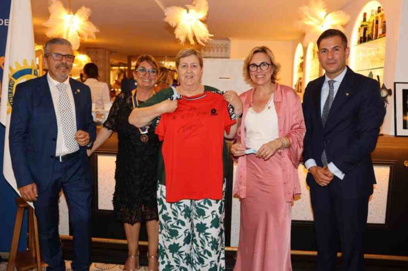 GALERÍA de FOTOS de la GALA del club ROTARY XÀBIA, con los reconocimientos y condecoraciones GALERÍA de FOTOS de la GALA del club ROTARY XÀBIA, con los reconocimientos y condecoraciones