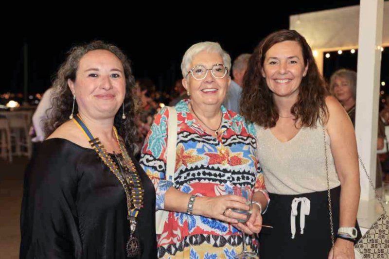 GALERIA de FOTOS del entrañable 40 ANIVERSARIO del ROTARY CLUB DÉNIA GALERIA de FOTOS del entrañable 40 ANIVERSARIO del ROTARY CLUB DÉNIA