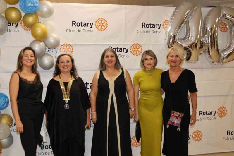 GALERIA de FOTOS del entrañable 40 ANIVERSARIO del ROTARY CLUB DÉNIA GALERIA de FOTOS del entrañable 40 ANIVERSARIO del ROTARY CLUB DÉNIA