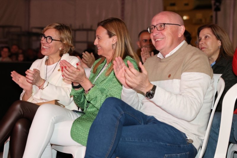 GALERIA DE FOTOS: Un entranyable recorregut per la indumentària dels 75 anys de Fogueres de Xàbia amb Isabel Martí  GALERIA DE FOTOS: Un entranyable recorregut per la indumentària dels 75 anys de Fogueres de Xàbia amb Isabel Martí