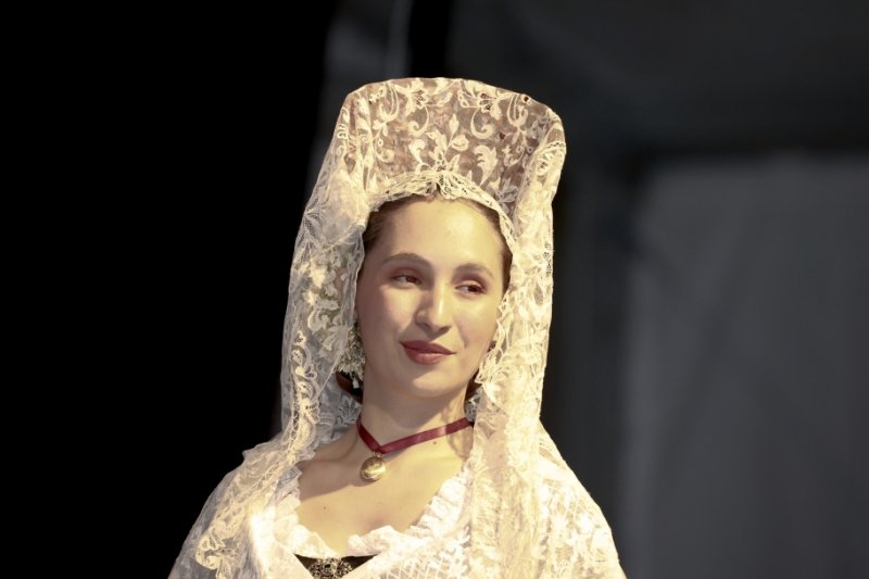 GALERIA DE FOTOS: Un entranyable recorregut per la indumentària dels 75 anys de Fogueres de Xàbia amb Isabel Martí  GALERIA DE FOTOS: Un entranyable recorregut per la indumentària dels 75 anys de Fogueres de Xàbia amb Isabel Martí