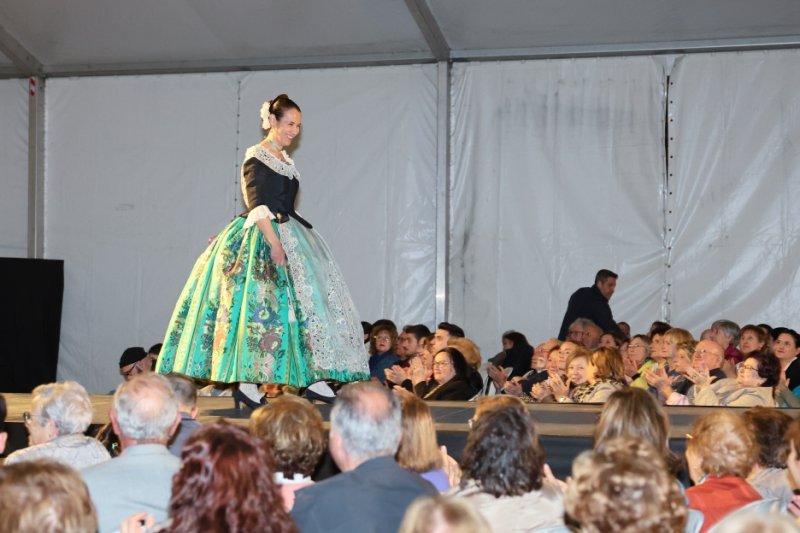 GALERIA DE FOTOS: Un entranyable recorregut per la indumentària dels 75 anys de Fogueres de Xàbia amb Isabel Martí  GALERIA DE FOTOS: Un entranyable recorregut per la indumentària dels 75 anys de Fogueres de Xàbia amb Isabel Martí