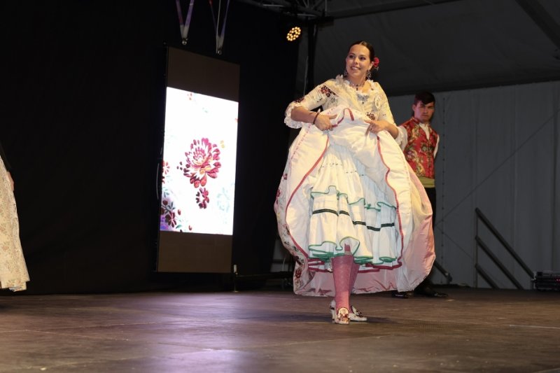 GALERIA DE FOTOS: Un entranyable recorregut per la indumentària dels 75 anys de Fogueres de Xàbia amb Isabel Martí  GALERIA DE FOTOS: Un entranyable recorregut per la indumentària dels 75 anys de Fogueres de Xàbia amb Isabel Martí