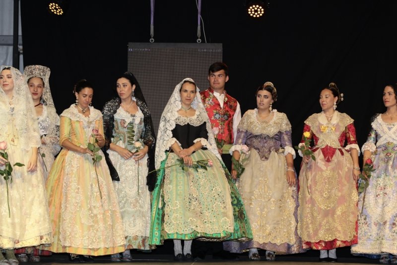 GALERIA DE FOTOS: Un entranyable recorregut per la indumentària dels 75 anys de Fogueres de Xàbia amb Isabel Martí  GALERIA DE FOTOS: Un entranyable recorregut per la indumentària dels 75 anys de Fogueres de Xàbia amb Isabel Martí