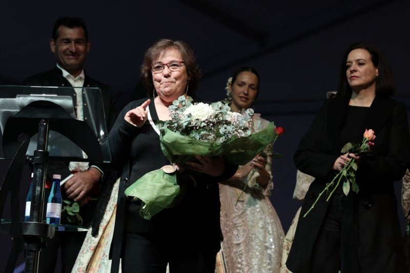 GALERIA DE FOTOS: Un entranyable recorregut per la indumentària dels 75 anys de Fogueres de Xàbia amb Isabel Martí  GALERIA DE FOTOS: Un entranyable recorregut per la indumentària dels 75 anys de Fogueres de Xàbia amb Isabel Martí