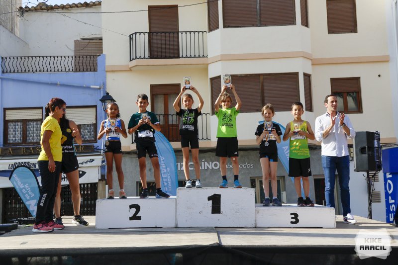 Adrián Ivars i Rosa Lara guanyen a la Cursa de Benissa que tanca el Circuit a Peu Marina Alta  Adrián Ivars i Rosa Lara guanyen a la Cursa de Benissa que tanca el Circuit a Peu Marina Alta