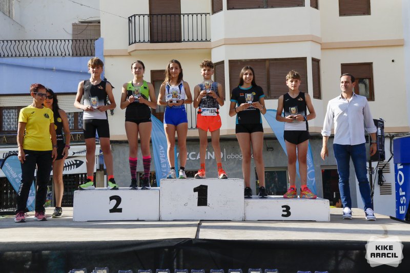 Adrián Ivars i Rosa Lara guanyen a la Cursa de Benissa que tanca el Circuit a Peu Marina Alta  Adrián Ivars i Rosa Lara guanyen a la Cursa de Benissa que tanca el Circuit a Peu Marina Alta