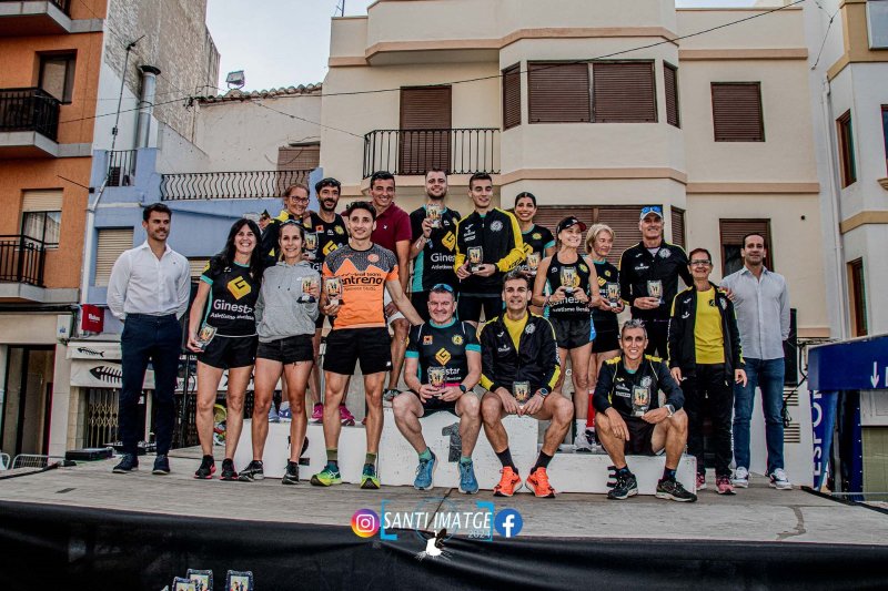 Adrián Ivars i Rosa Lara guanyen a la Cursa de Benissa que tanca el Circuit a Peu Marina Alta  Adrián Ivars i Rosa Lara guanyen a la Cursa de Benissa que tanca el Circuit a Peu Marina Alta