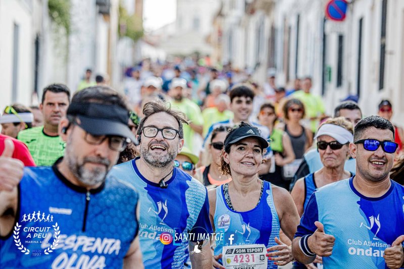 Adrián Ivars i Rosa Lara guanyen a la Cursa de Benissa que tanca el Circuit a Peu Marina Alta  Adrián Ivars i Rosa Lara guanyen a la Cursa de Benissa que tanca el Circuit a Peu Marina Alta