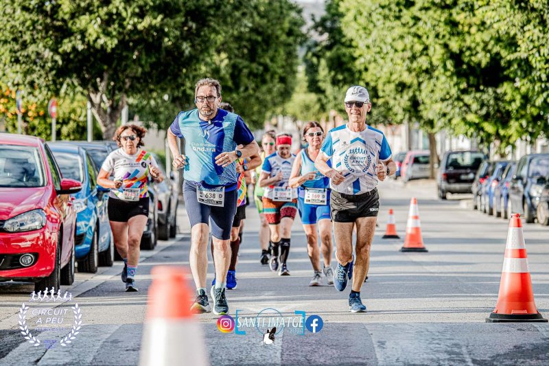Adrián Ivars i Rosa Lara guanyen a la Cursa de Benissa que tanca el Circuit a Peu Marina Alta  Adrián Ivars i Rosa Lara guanyen a la Cursa de Benissa que tanca el Circuit a Peu Marina Alta