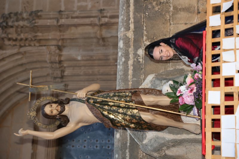 Tot per l’aire i La Desastrà, quintades protagonistes de la primera ofrena a Sant Joan de Fogueres de Xàbia Tot per l’aire i La Desastrà, quintades protagonistes de la primera ofrena a Sant Joan de Fogueres de Xàbia