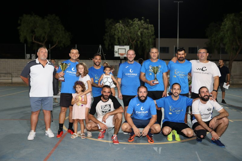 Bar Colom (senior) i Piscinas Nacionales (veterans) guanyen el Trofeu Pepe de Futbol Sala de la Xara Bar Colom (senior) i Piscinas Nacionales (veterans) guanyen el Trofeu Pepe de Futbol Sala de la Xara